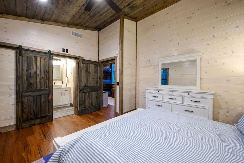 Brand New Luxury 2 Bedroom With Loft And Spa Sleeps 10 Broken Bow Exterior foto